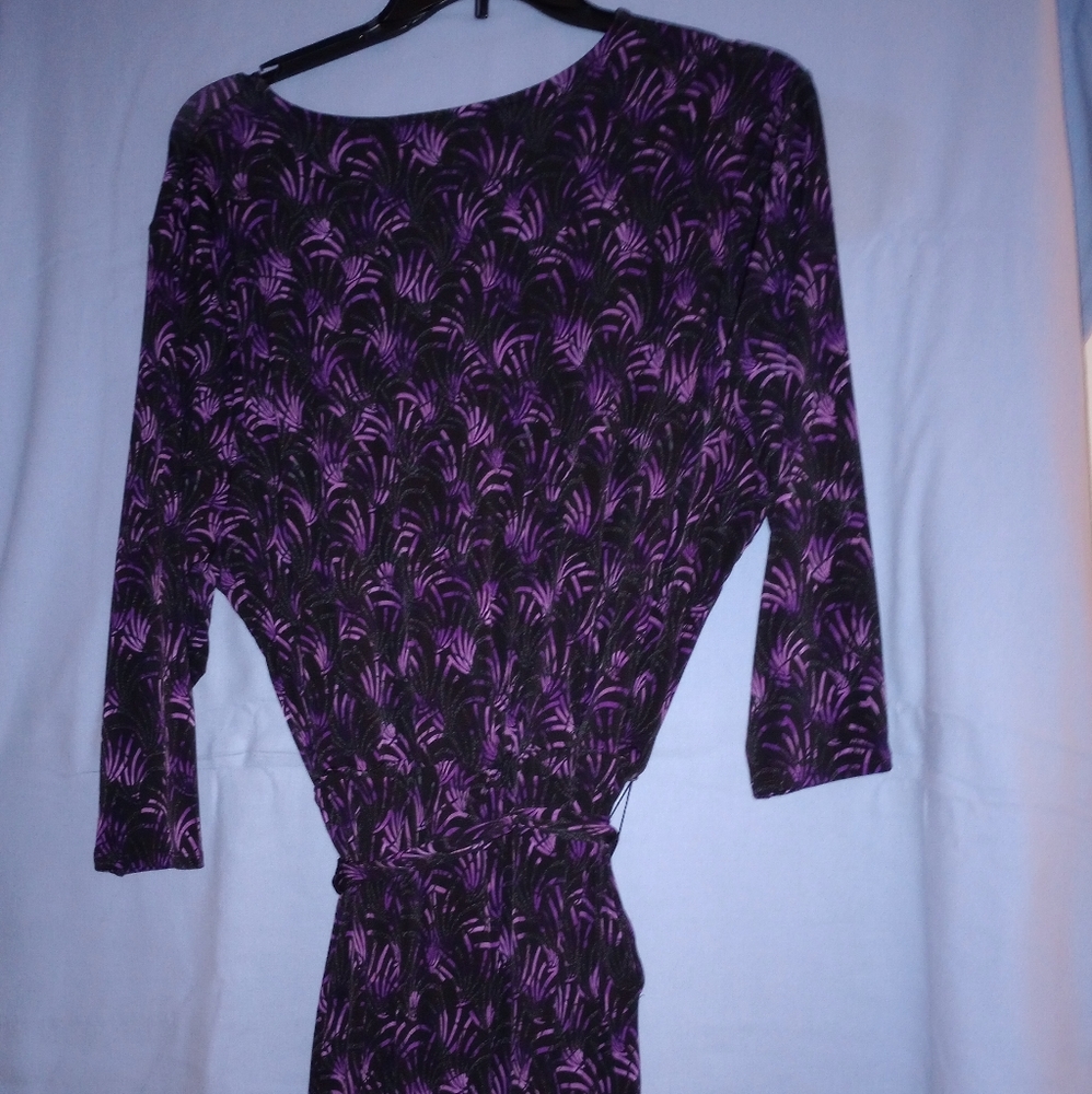 Alfani 3/4 sleeve black & purple jumpsuit, wrap front, with pockets & removabelt - Picture 2 of 3